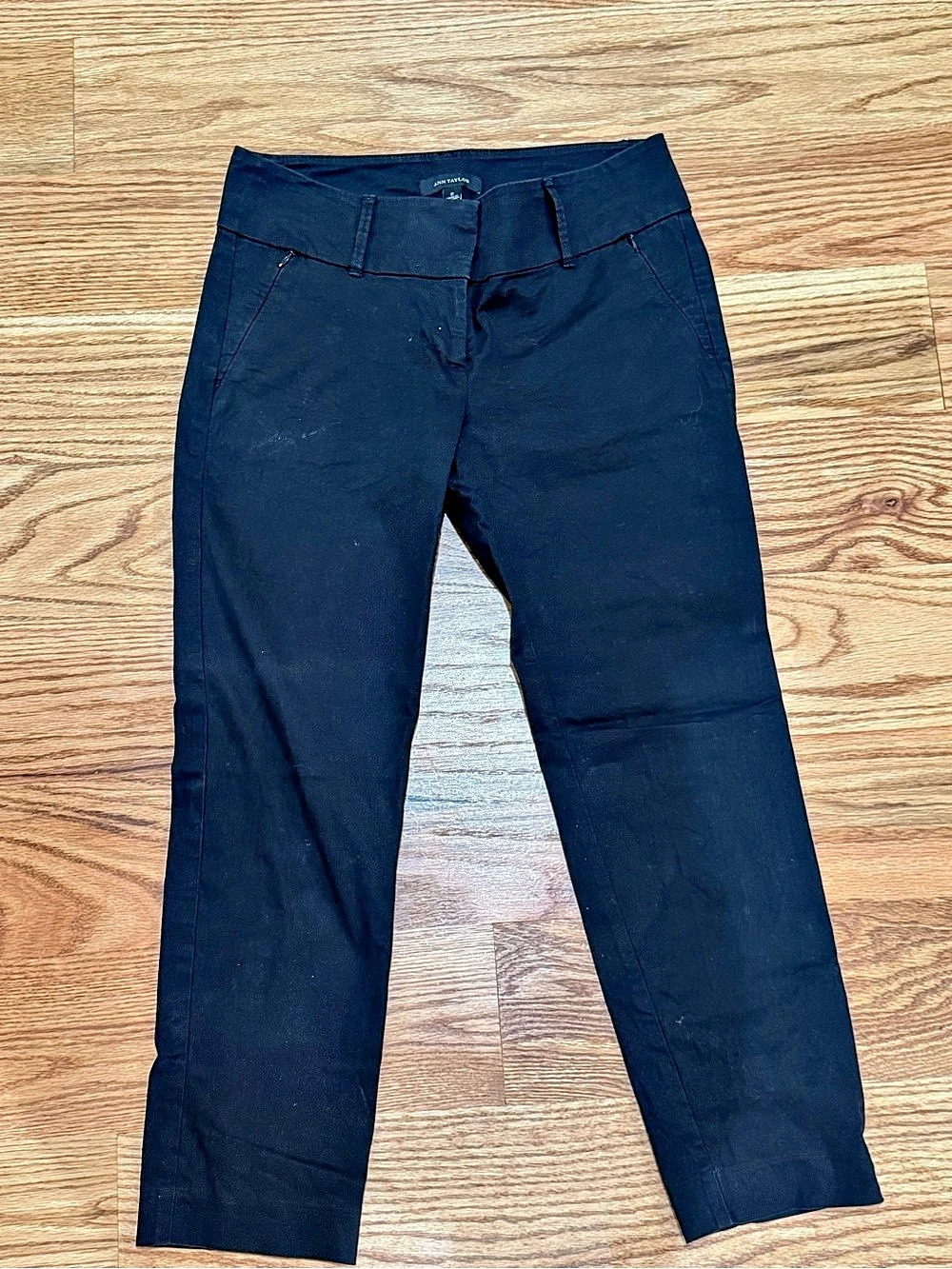 Ann Taylor Straight Leg Capris Black Size 2